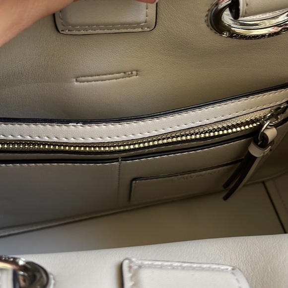 Calvin Klein Purse With Removable Shoulder Strap - Picture 4 of 4